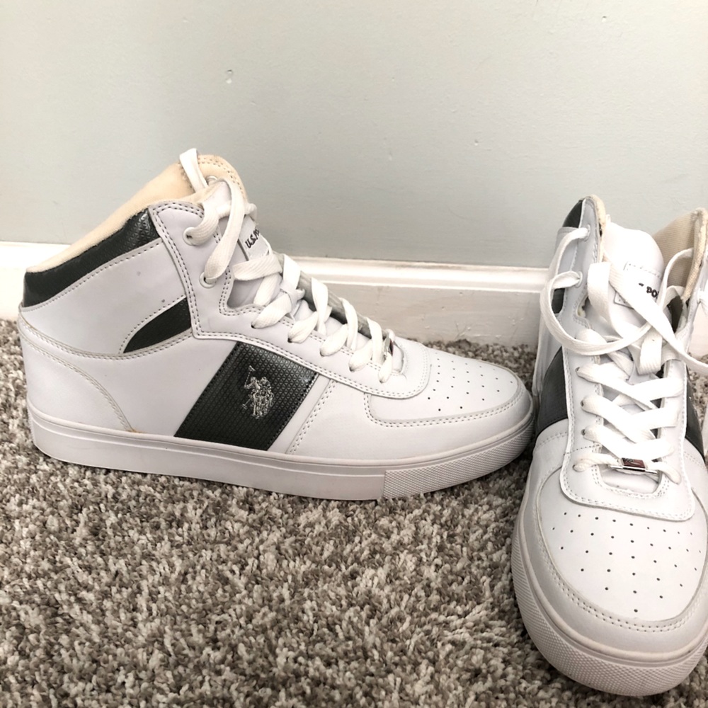 Men’s size 12 classic white sneakers